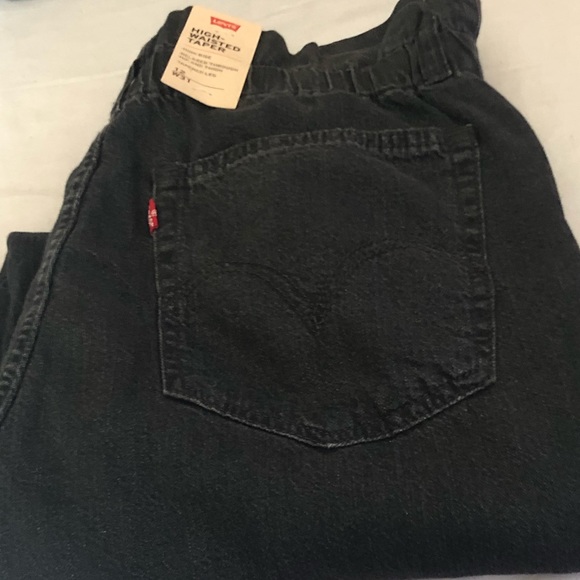 SOLD.Levi’s High Waisted Taper Jeans - Picture 3 of 15